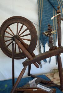 Flax spinning wheel