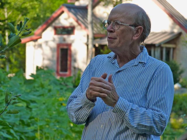 John Bunker addresses a class.