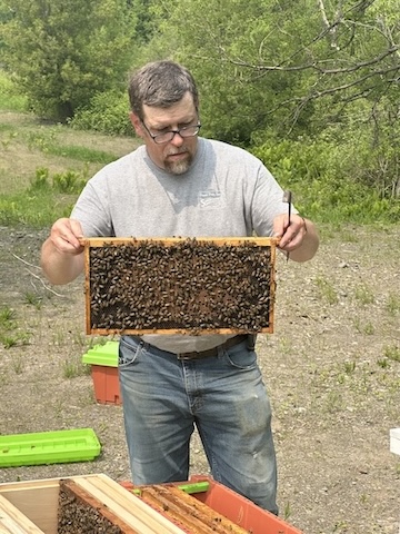 Van Buren beekeeper